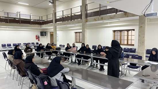 بازدید دانش‌آموزان هنرستان فنی حرفه‌ای ایران از مرکز نوآوری صنایع سرگرمی دانشگاه اصفهان 